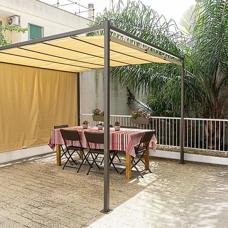 Araba Fenice 레체 외부 사진